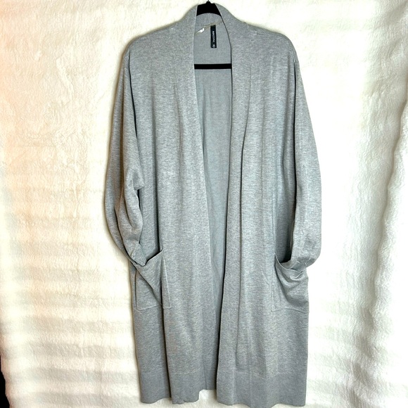 Massini Sweaters - Massini open front long cardigan duster front pockets  gray size 2X.